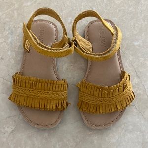 Old navy toddler size sandals size 7. gently used cognac/mustard suede texture.